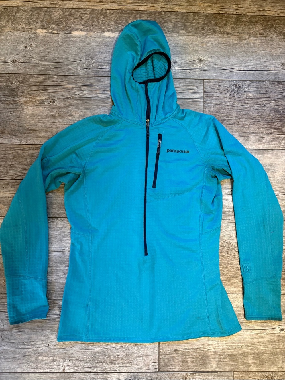 Patagonia Women's Teal Hooded Half-Zip Ski Pullover